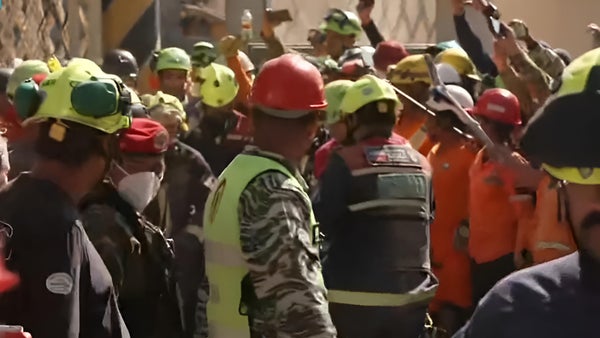 ¡Un milagro! Rescataron con vida al vigilante Hernán Gil tras pasar una semana sepultado en Venezuela ¡Un milagro! Rescataron con vida al vigilante Hernán Gil tras pasar una semana sepultado en Venezuela
