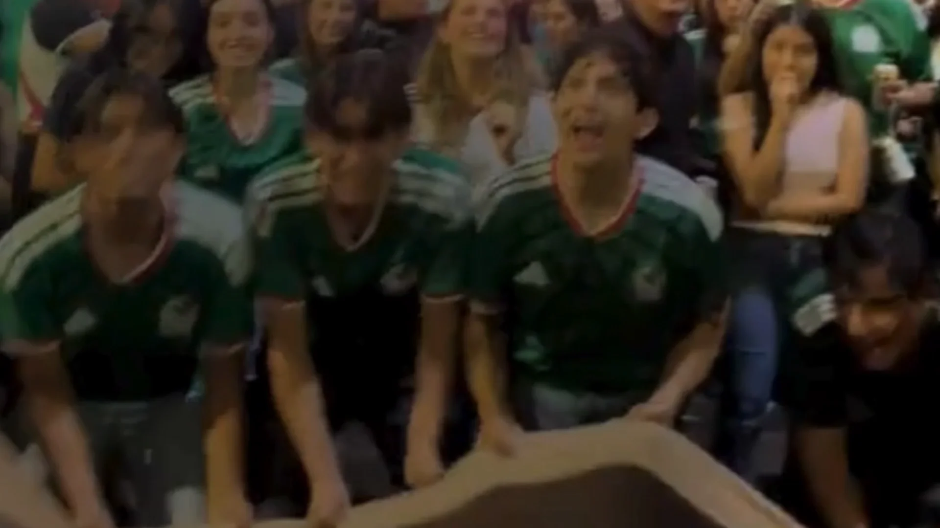 videos quiere volar en mexico en el mundial