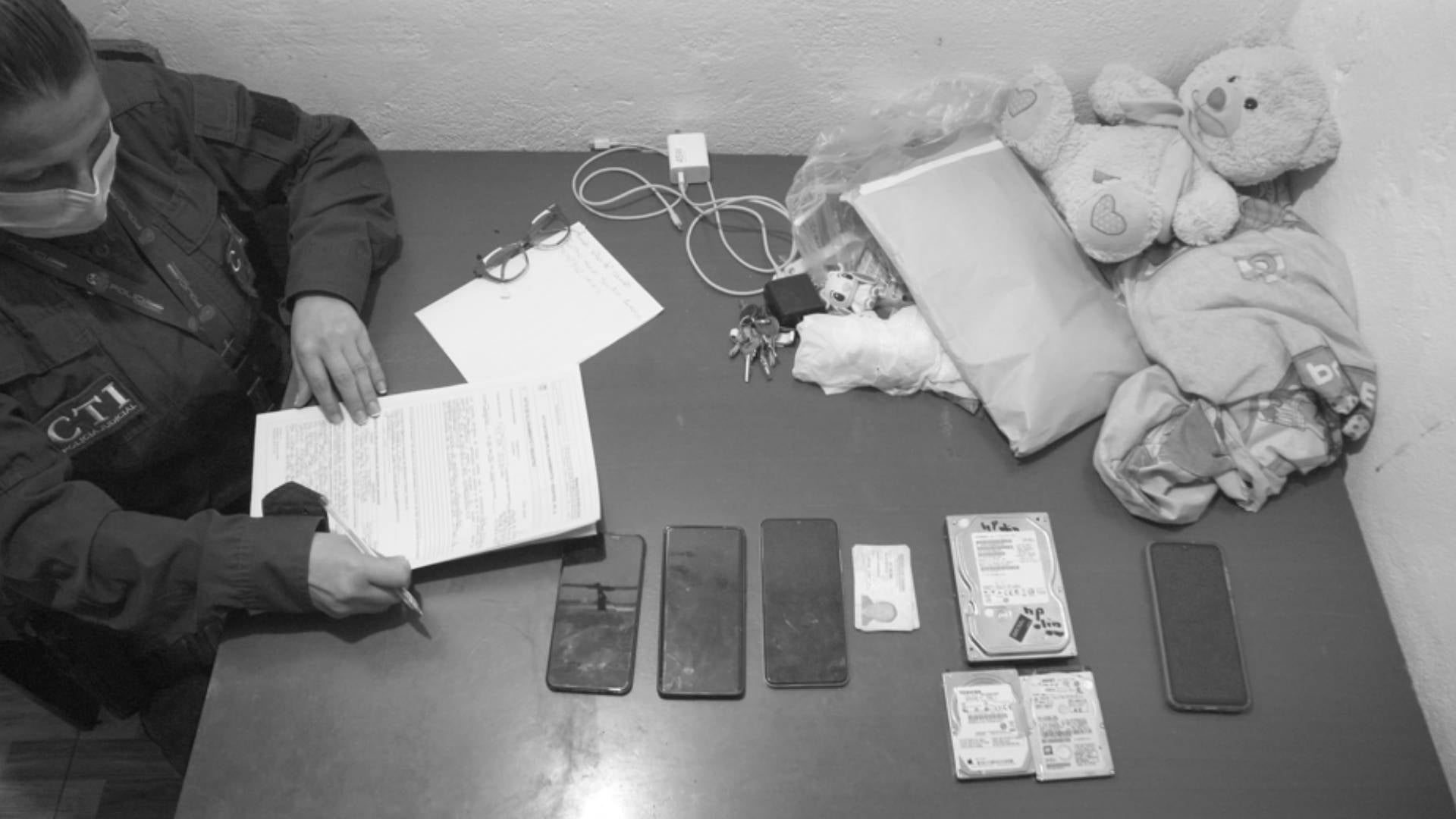 Pareja habría explotado sexualmente a su hija