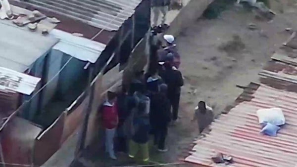 Video | Así hacían fila para comprar bazuco en un cambuche de Bogotá: el presunto expendedor ya cayó Video | Así hacían fila para comprar bazuco en un cambuche de Bogotá: el presunto expendedor ya cayó