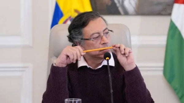 Polémica por decisión del Gobierno Petro: comprometió $13 billones para Defensa a semanas de su salida