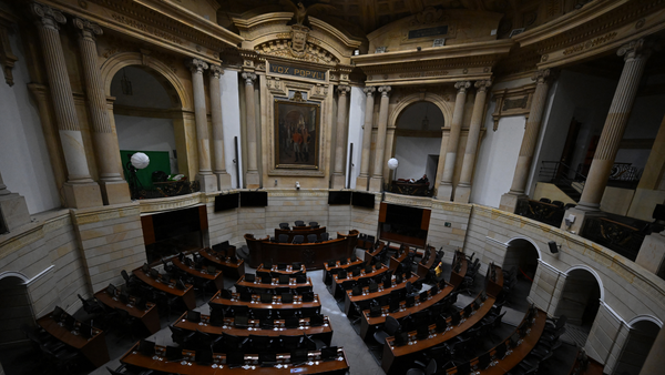 Alejandro Bermeo y Martha Peralta tendrán curul en el Senado según proyecto de conformación Alejandro Bermeo y Martha Peralta tendrán curul en el Senado según proyecto de conformación
