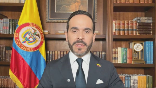 Abelardo de la Espriella pide a las Fuerzas Armadas defender la Constitución frente al gobierno Petro Abelardo de la Espriella pide a las Fuerzas Armadas defender la Constitución frente al gobierno Petro