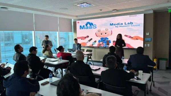 'Modelos como Servicio': El nuevo camino para que empresas colombianas accedan a IA avanzada a bajo costo 'Modelos como Servicio': El nuevo camino para que empresas colombianas accedan a IA avanzada a bajo costo