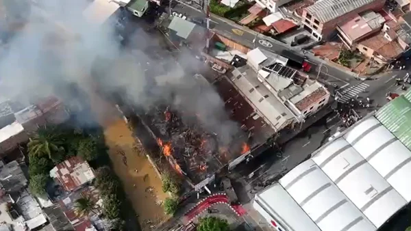 VIDEO | Impresionante incendio en Bello, Antioquia: reportan que dos perros murieron