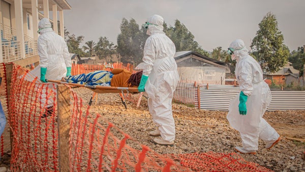 Brote de ébola en República Democrática del Congo deja 600 muertos, según la OMS