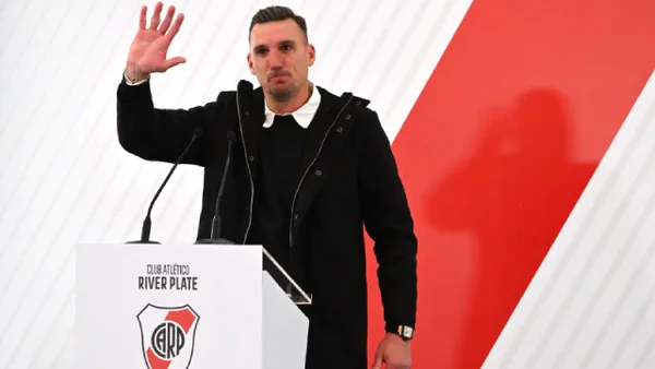 En medio de lágrimas, Franco Armani deja River Plate y confirma su regreso a Atlético Nacional En medio de lágrimas, Franco Armani deja River Plate y confirma su regreso a Atlético Nacional