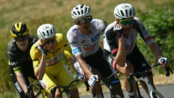 Gran movida en el Tour de Francia: así quedó la clasificación general tras la etapa 10 Gran movida en el Tour de Francia: así quedó la clasificación general tras la etapa 10