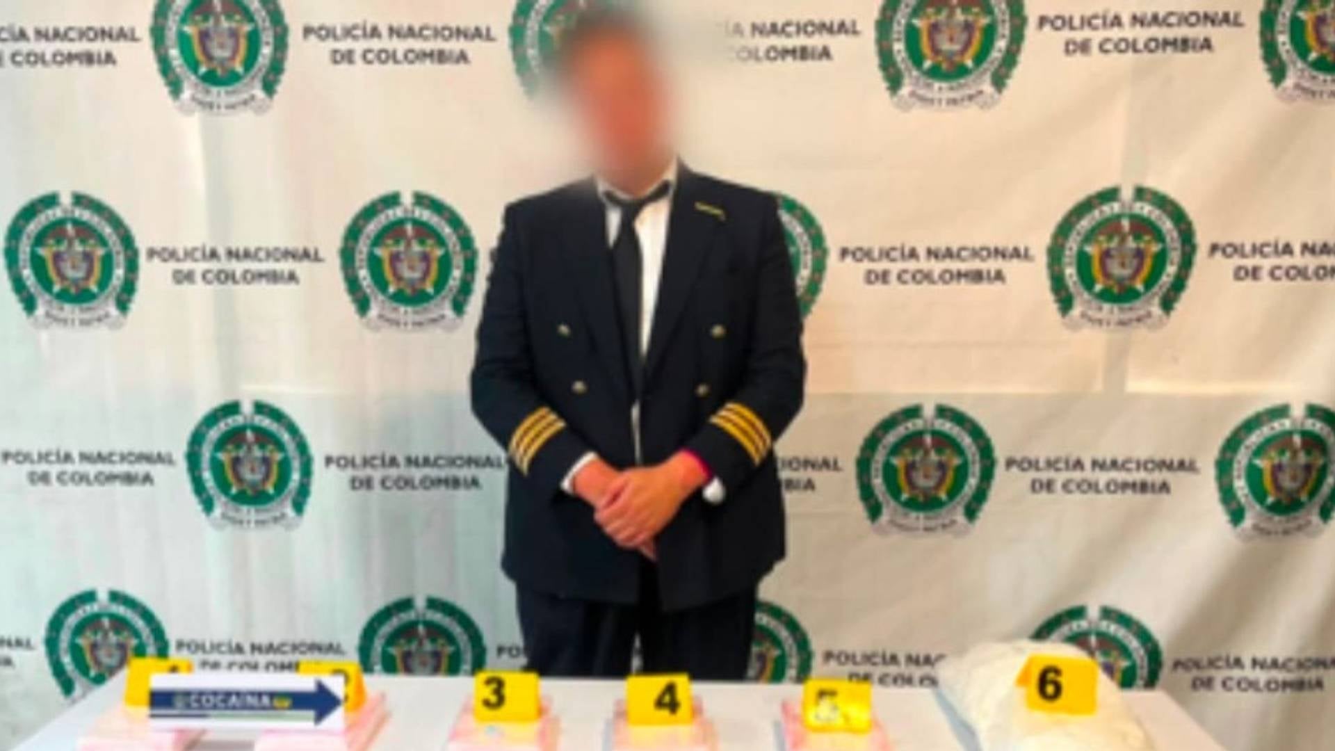 Falso piloto en aeropuerto El Dorado