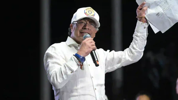 Presidente Gustavo Petro anunció que no asistirá a la posesión de Abelardo de la Espriella Presidente Gustavo Petro anunció que no asistirá a la posesión de Abelardo de la Espriella