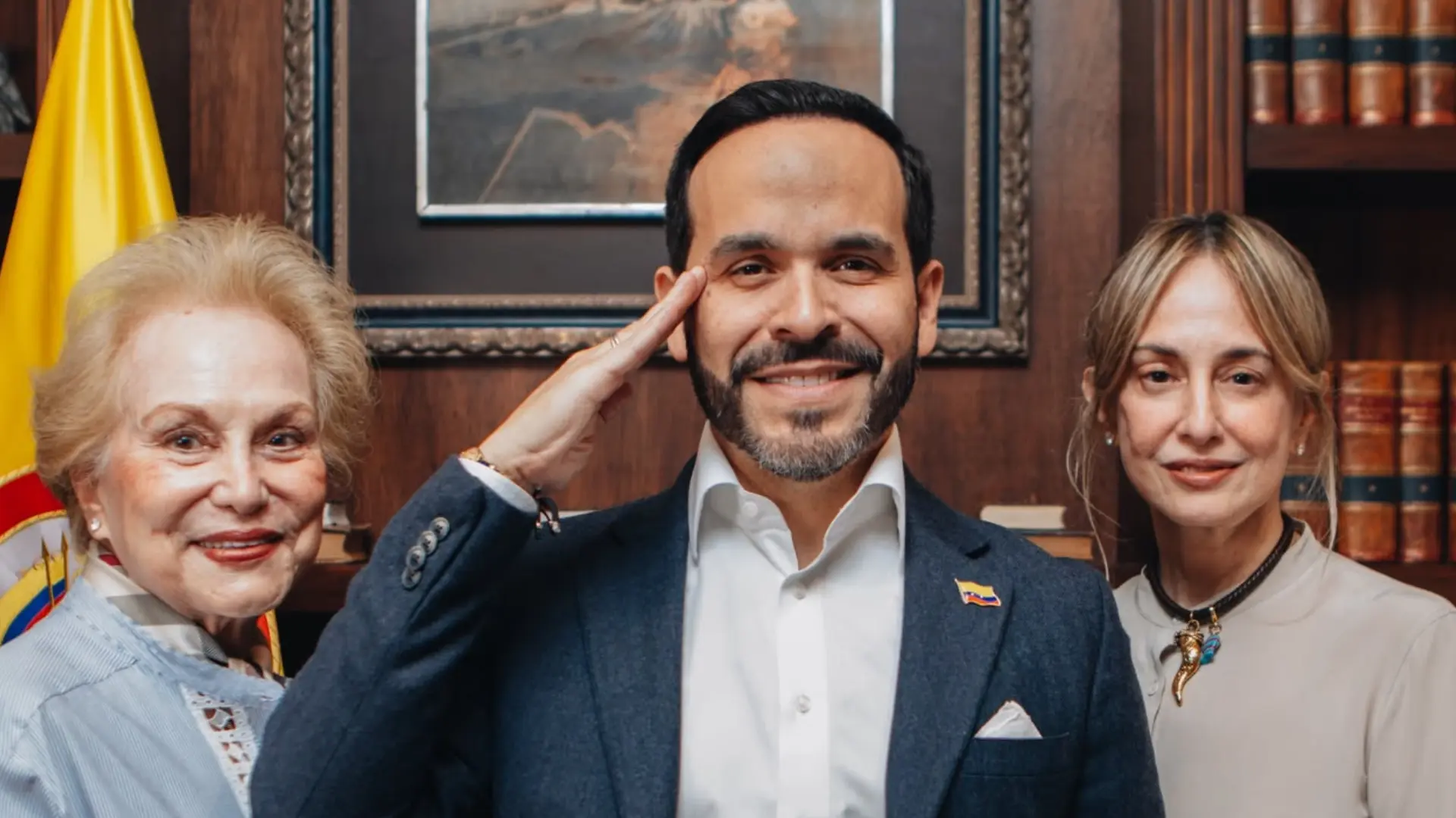 Abelardo de la Espriella y embajadora ad honorem de la moda