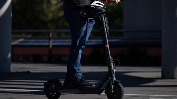 Freno en seco para los que tienen patinetas eléctricas: dura multa se les aplicará por esta práctica Freno en seco para los que tienen patinetas eléctricas: dura multa se les aplicará por esta práctica