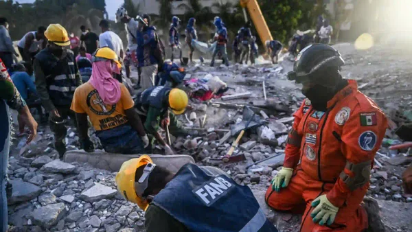 Siguen hallando cuerpos bajo los escombros en Venezuela, tras los terremotos: esta es la cifra Siguen hallando cuerpos bajo los escombros en Venezuela, tras los terremotos: esta es la cifra