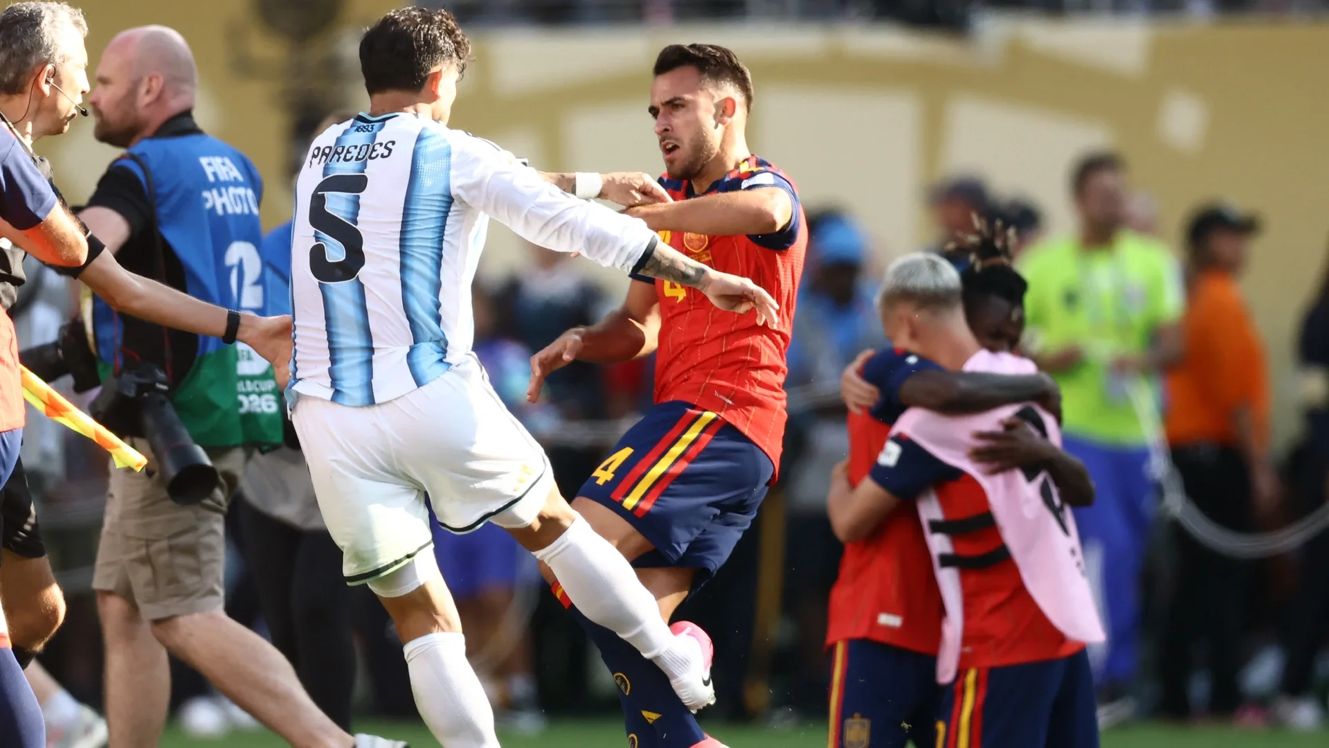 video-como-empezo-pelea-argentina-espana-final-mundial