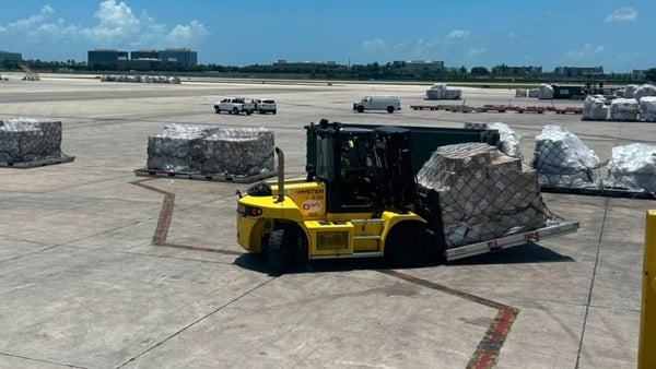 Estados Unidos anunció el envío de ayuda humanitaria por vía aérea a Cuba