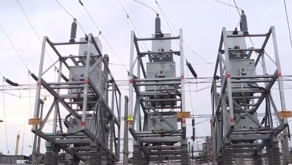 Colombia enfrenta déficit energético en medio del fenómeno de El Niño Colombia enfrenta déficit energético en medio del fenómeno de El Niño
