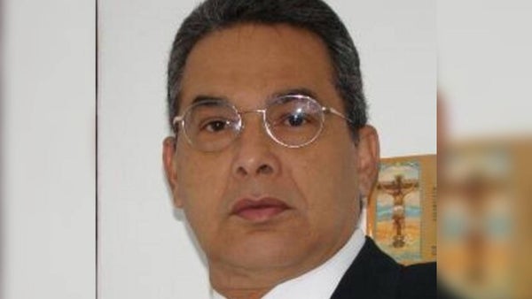 Capturaron al papá del congresista Alfredo Deluque, Hernando Deluque, tras condena por irregularidades en contratos Capturaron al papá del congresista Alfredo Deluque, Hernando Deluque, tras condena por irregularidades en contratos