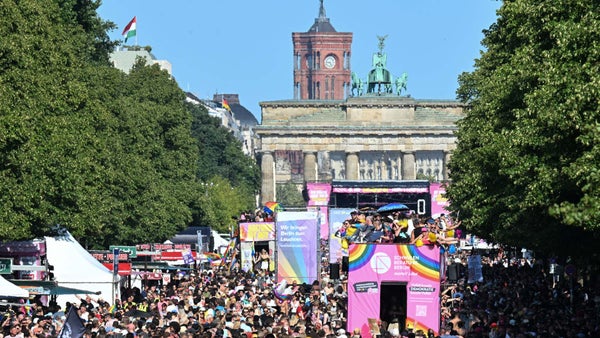 Un muerto y al menos 15 heridos por atropellamiento en desfile del 'pride' en Berlín Un muerto y al menos 15 heridos por atropellamiento en desfile del 'pride' en Berlín