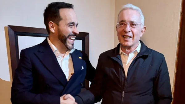 ¿Se acerca la reconciliación entre Abelardo y Uribe? Este mensaje alimentó las versiones
