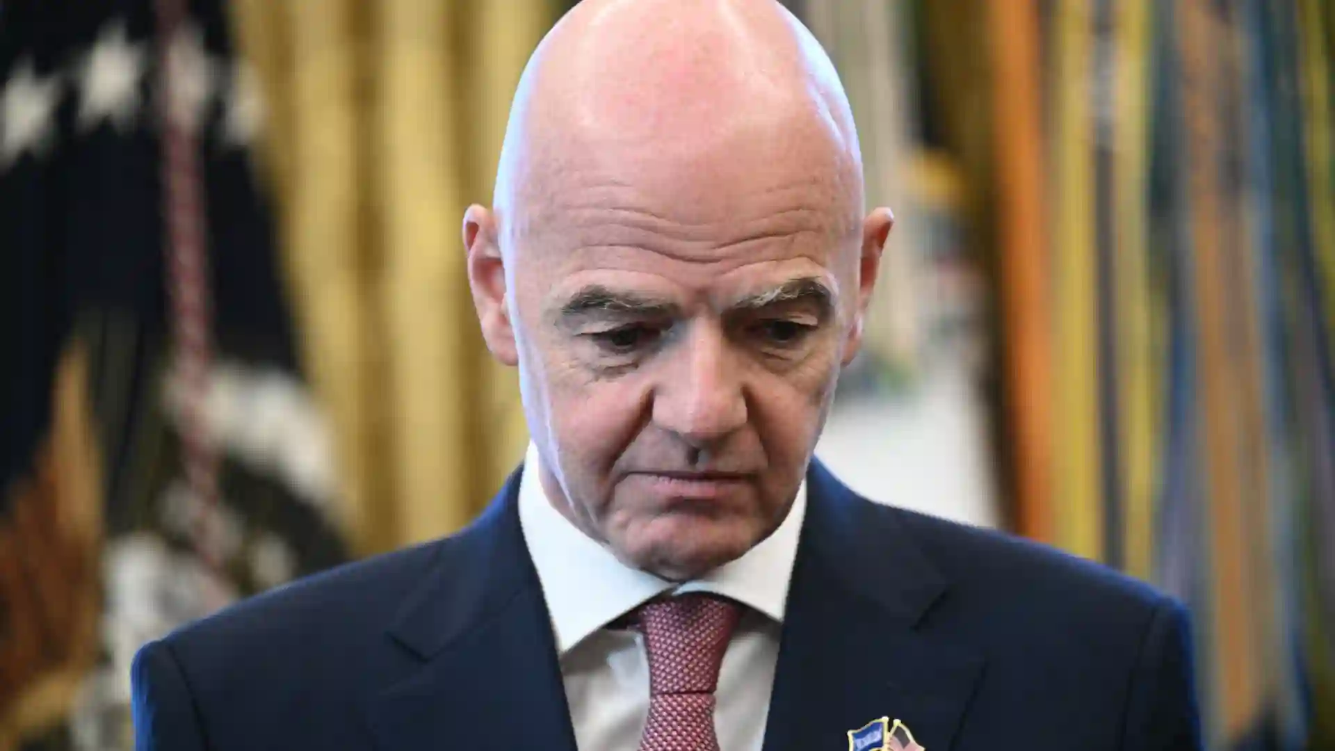 Exigen revisar la gestión de Infantino en la FIFA tras retirar polémico plan de privatización
