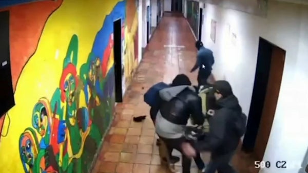 Estudiante de la Universidad Nacional denuncia amenazas y falta de protección tras su agresión Estudiante de la Universidad Nacional denuncia amenazas y falta de protección tras su agresión