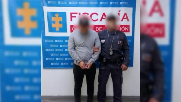 Asesinó a la esposa y a su bebé encubriendo el crimen con un accidente en Bogotá Asesinó a la esposa y a su bebé encubriendo el crimen con un accidente en Bogotá