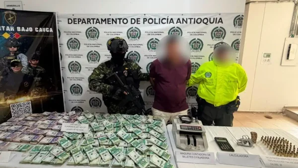 Capturan a presunto cabecilla del Clan del Golfo con más de $1.000 millones en efectivo en Antioquia Capturan a presunto cabecilla del Clan del Golfo con más de $1.000 millones en efectivo en Antioquia