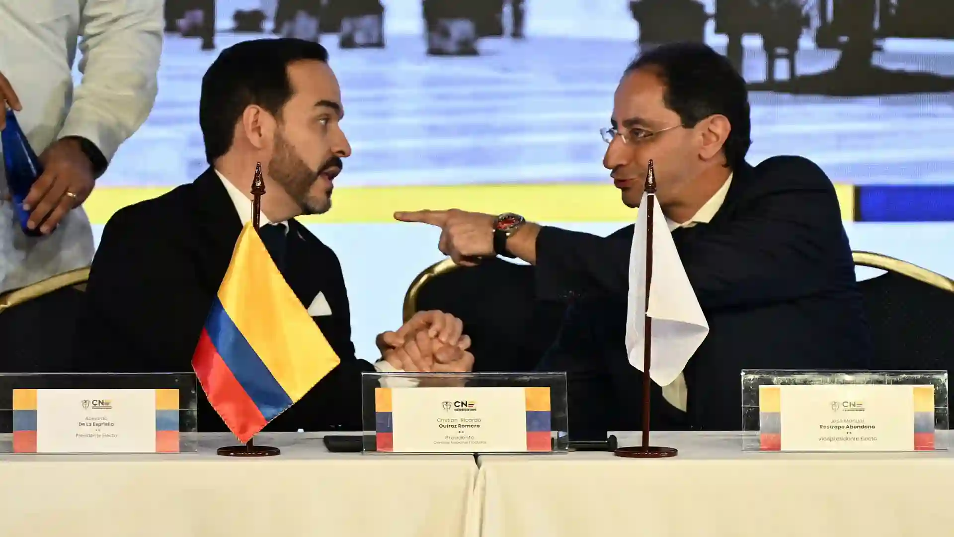Lo que dijo José Manuel Restrepo sobre los decretos que se vendrían con el gobierno de la Espriella