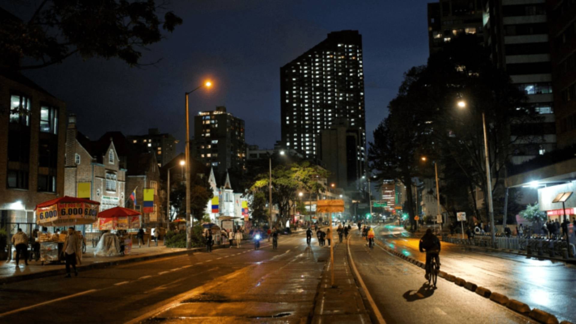 Ciclovía nocturna en Bogotá