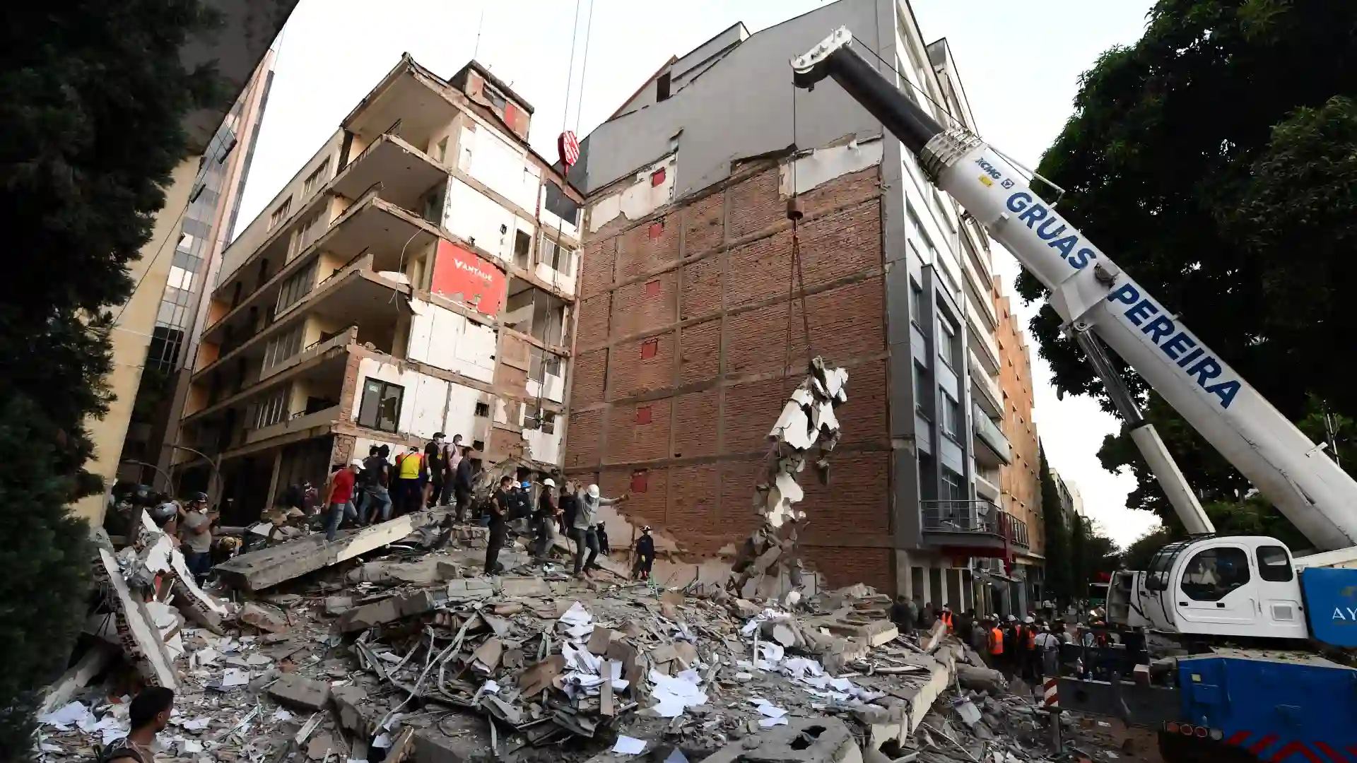 Imágenes de los desaparecidos por el terremoto de magnitud 7,4 en Colombia