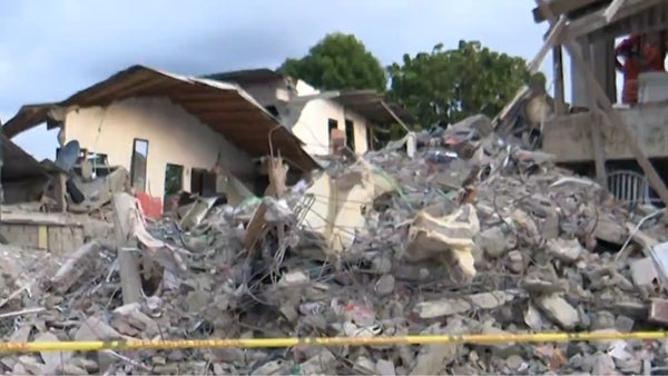 "Necesitamos tejas, tablas y colchonetas”: clamor en Chocó al Gobierno tras terremoto "Necesitamos tejas, tablas y colchonetas”: clamor en Chocó al Gobierno tras terremoto