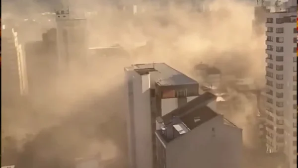 Impactante video de cómo se vivió el terremoto de 7.4 en el piso 21 de un edificio de Pereira, Colombia Impactante video de cómo se vivió el terremoto de 7.4 en el piso 21 de un edificio de Pereira, Colombia