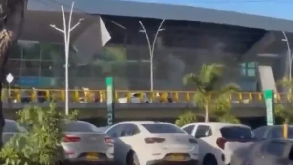 Impactante video de cómo se movió el aeropuerto de Pereira durante el terremoto de 7.4 Impactante video de cómo se movió el aeropuerto de Pereira durante el terremoto de 7.4
