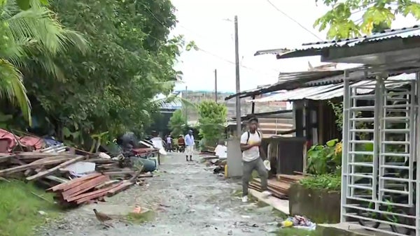 El 80 % de los habitantes del barrio Lleras en Buenaventura perdió su vivienda tras el terremoto El 80 % de los habitantes del barrio Lleras en Buenaventura perdió su vivienda tras el terremoto