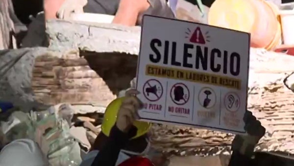 Continúa la búsqueda de sobrevivientes en el edificio Vanessa, en Cali, tras el terremoto Continúa la búsqueda de sobrevivientes en el edificio Vanessa, en Cali, tras el terremoto