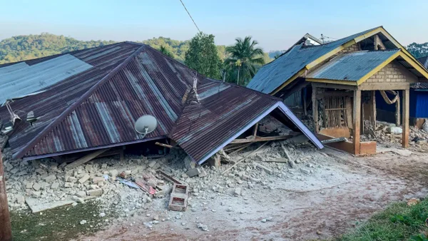 Impactantes imágenes de cómo quedó Indonesia tras el terremoto de magnitud 7,7 Impactantes imágenes de cómo quedó Indonesia tras el terremoto de magnitud 7,7