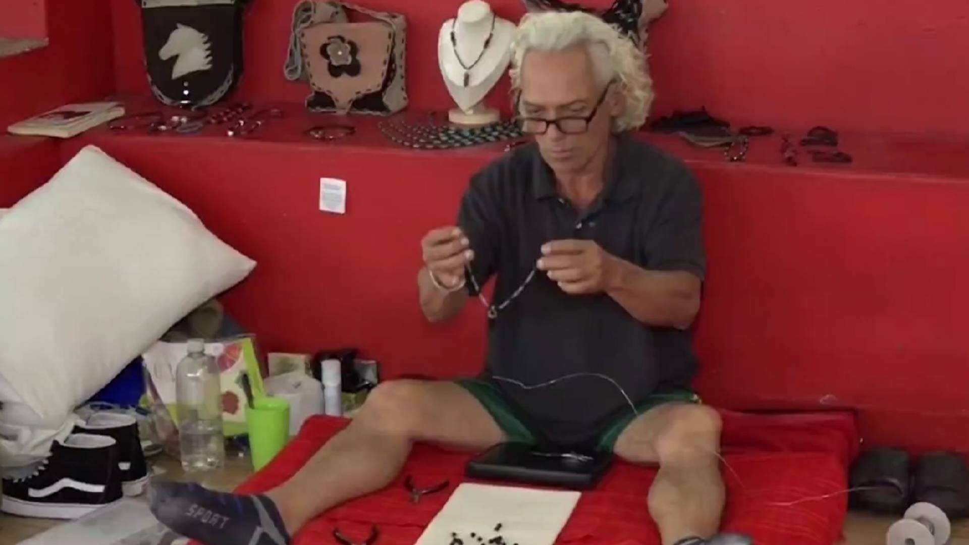 Artesano afectado por terremoto