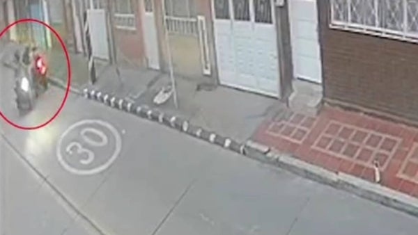 VIDEO | Robo a motocicleta en Ciudad Bolívar quedó en cámaras de seguridad VIDEO | Robo a motocicleta en Ciudad Bolívar quedó en cámaras de seguridad