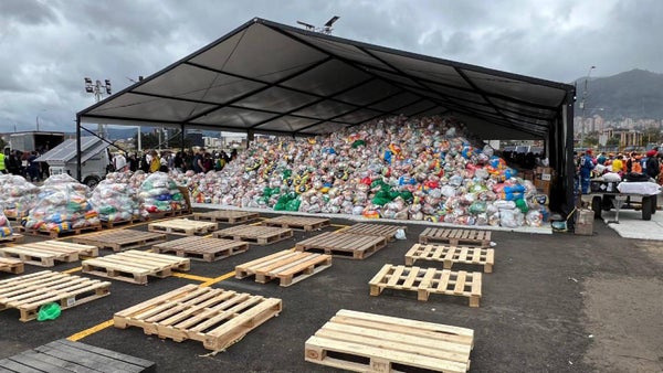 Ayudas por sismo en Colombia: 933 toneladas en el Nemesio Camacho Ayudas por sismo en Colombia: 933 toneladas en el Nemesio Camacho