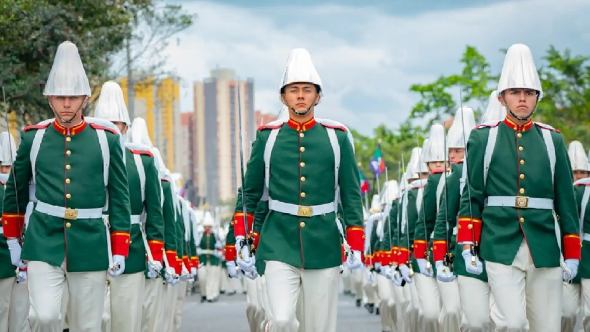 Escuela Militar abre convocatoria para nuevos oficiales: beneficios y cómo inscribirse