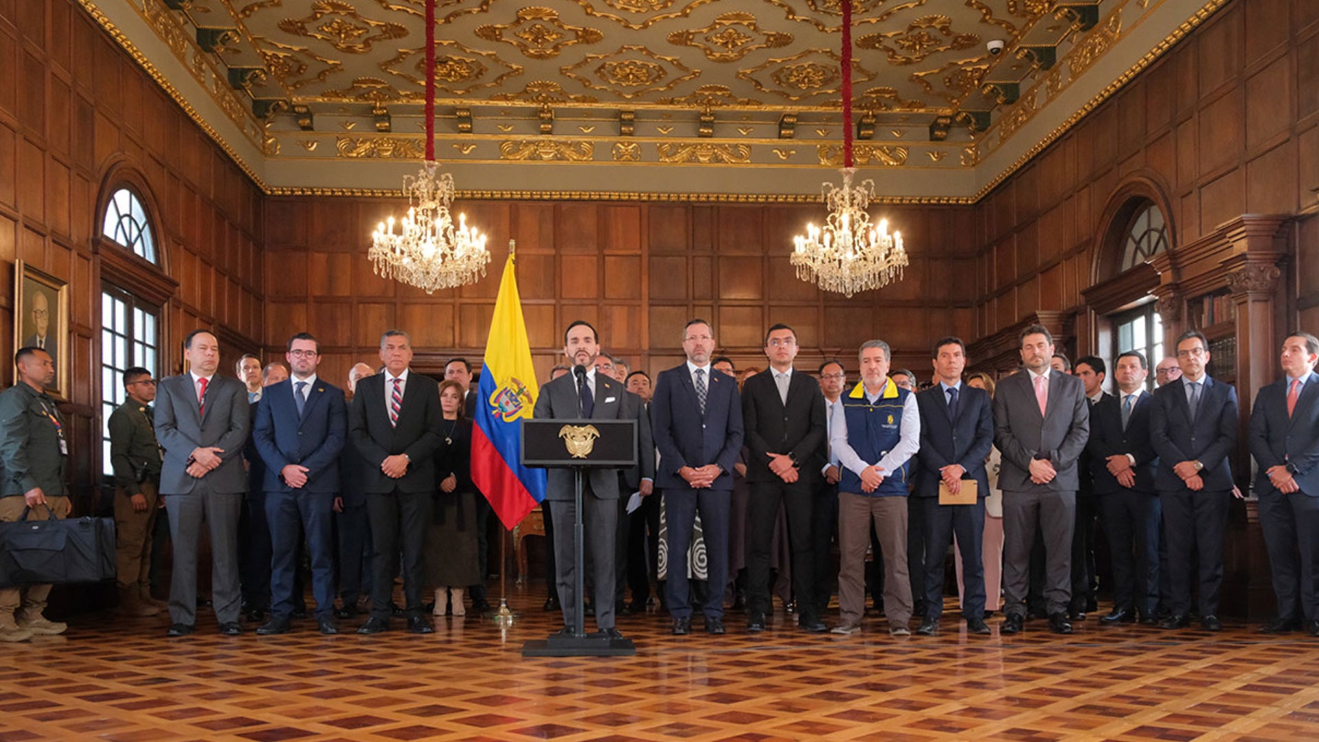 Gobierno declara emergencia económica y social en 15 departamentos