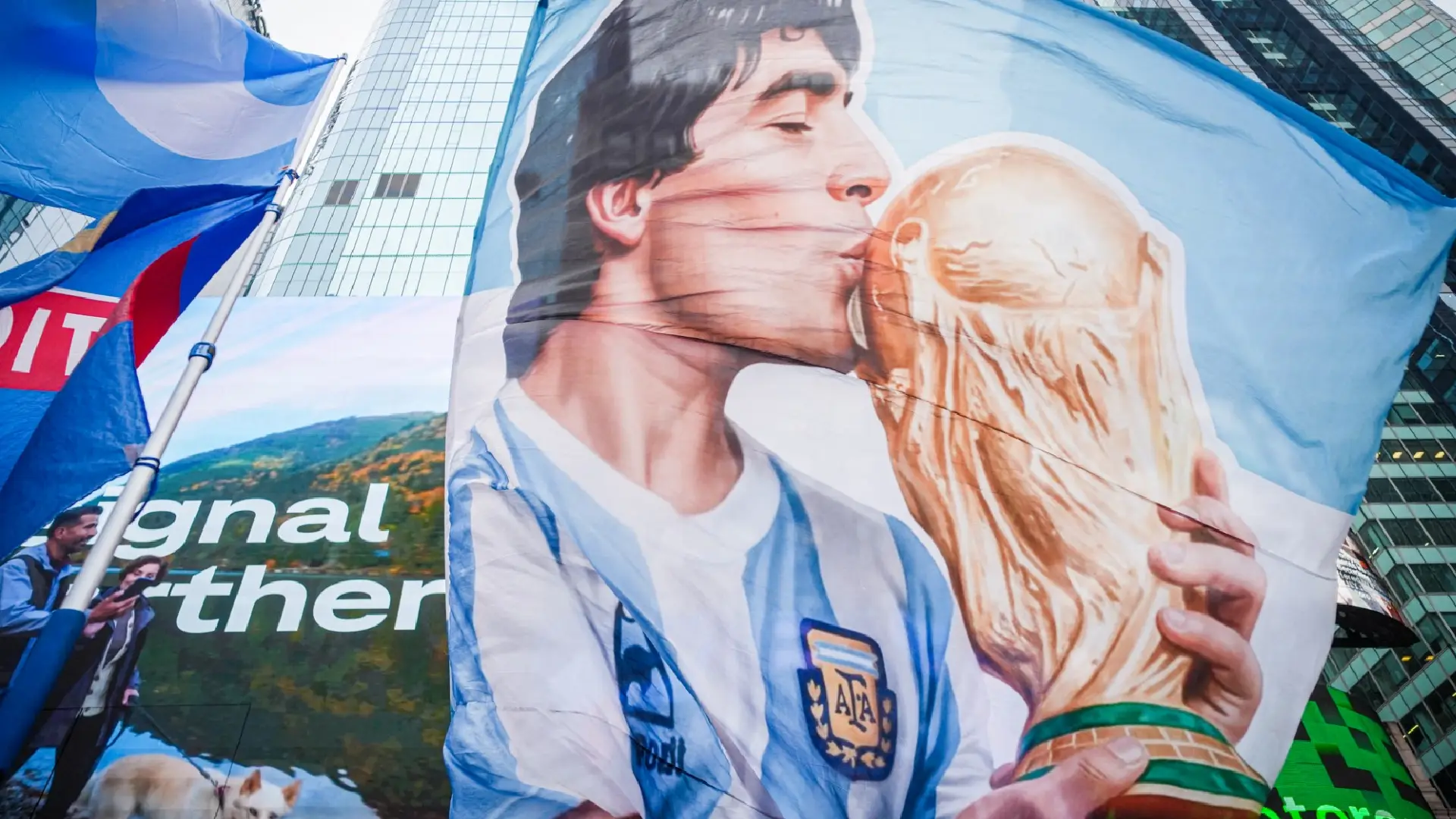 Escándalo en el caso Maradona. Habrían confundido su historia clínica.