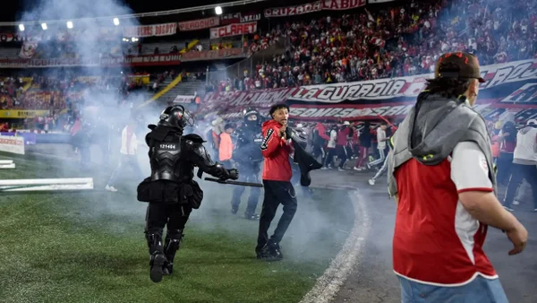 Confirman heridos en enfrentamiento entre hinchas de Santa Fe y América: este es el primer reporte Confirman heridos en enfrentamiento entre hinchas de Santa Fe y América: este es el primer reporte
