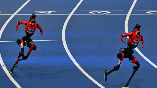 Robot humanoide chino supera récord mundial de Usain Bolt