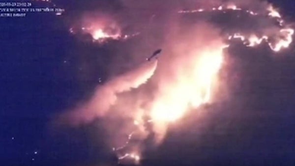 Así combaten desde el aire los incendios que mantienen en alerta al Tolima Así combaten desde el aire los incendios que mantienen en alerta al Tolima