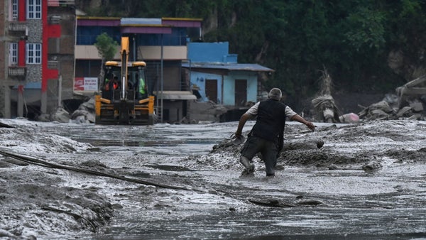 EE. UU. ofrece ayuda tras mortales inundaciones en Nepal EE. UU. ofrece ayuda tras mortales inundaciones en Nepal
