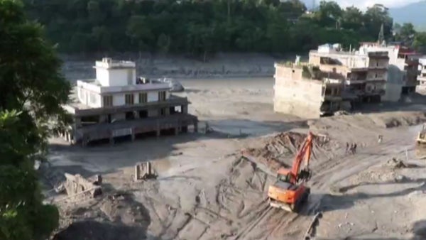 “Las carreteras están destruidas”: Tarun Rajan Dutta advierte sobre el acceso a la zona de desastre en Nepal “Las carreteras están destruidas”: Tarun Rajan Dutta advierte sobre el acceso a la zona de desastre en Nepal