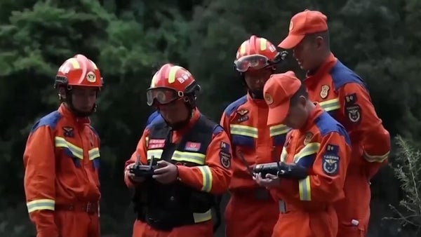 Avalancha en Nepal: bloqueo del río mantiene alerta por posible nuevo desastre