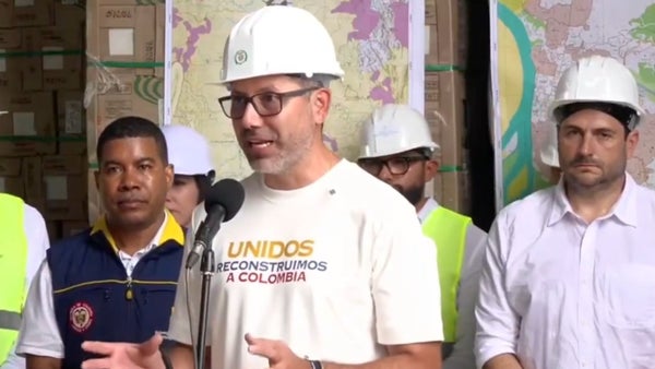 Ministro de Vivienda Jaime Beltrán responde al Senado por viaje a Santa Marta en plena emergencia por el terremoto Ministro de Vivienda Jaime Beltrán responde al Senado por viaje a Santa Marta en plena emergencia por el terremoto