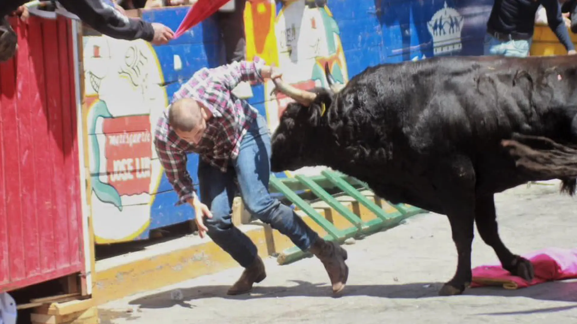 Huamantlada en México deja 2 muertos.